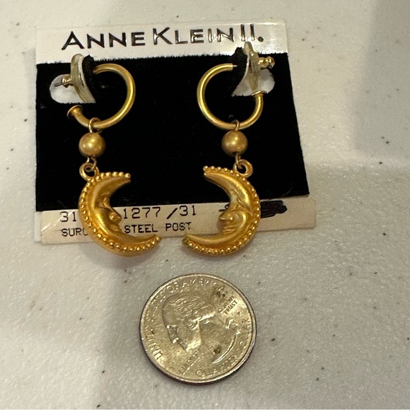 NWT Vintage Anne Klein Earrings “Old Stock” hoops w/ crescent moon face, gold - Picture 8 of 9